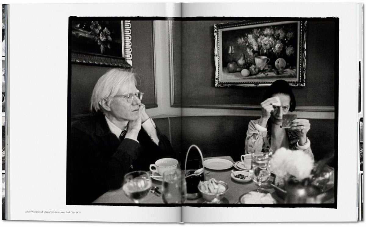 Annie leibovitz early years book inside