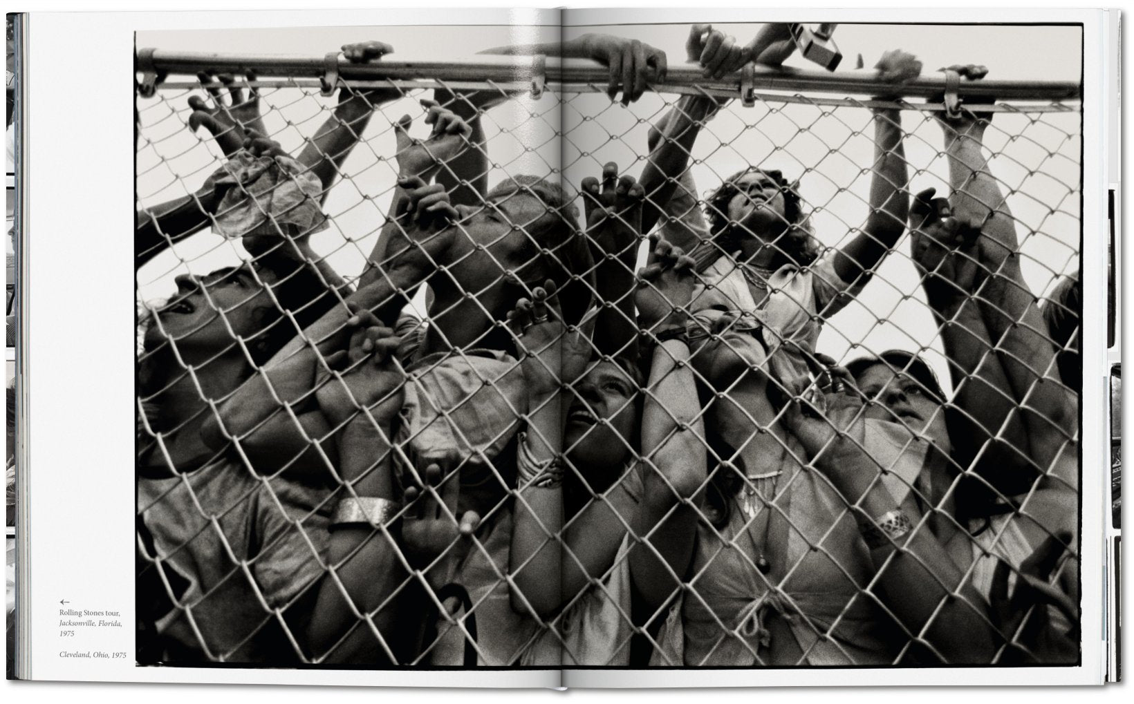 Annie leibovitz early years book inside