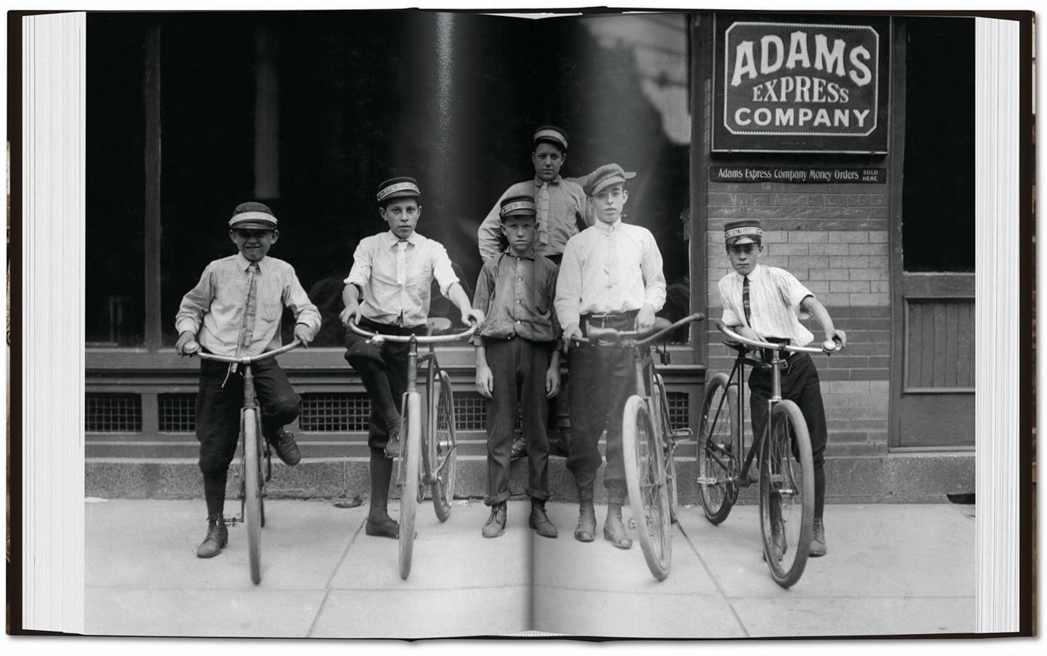 Lewis W. Hine: America at Work book inside