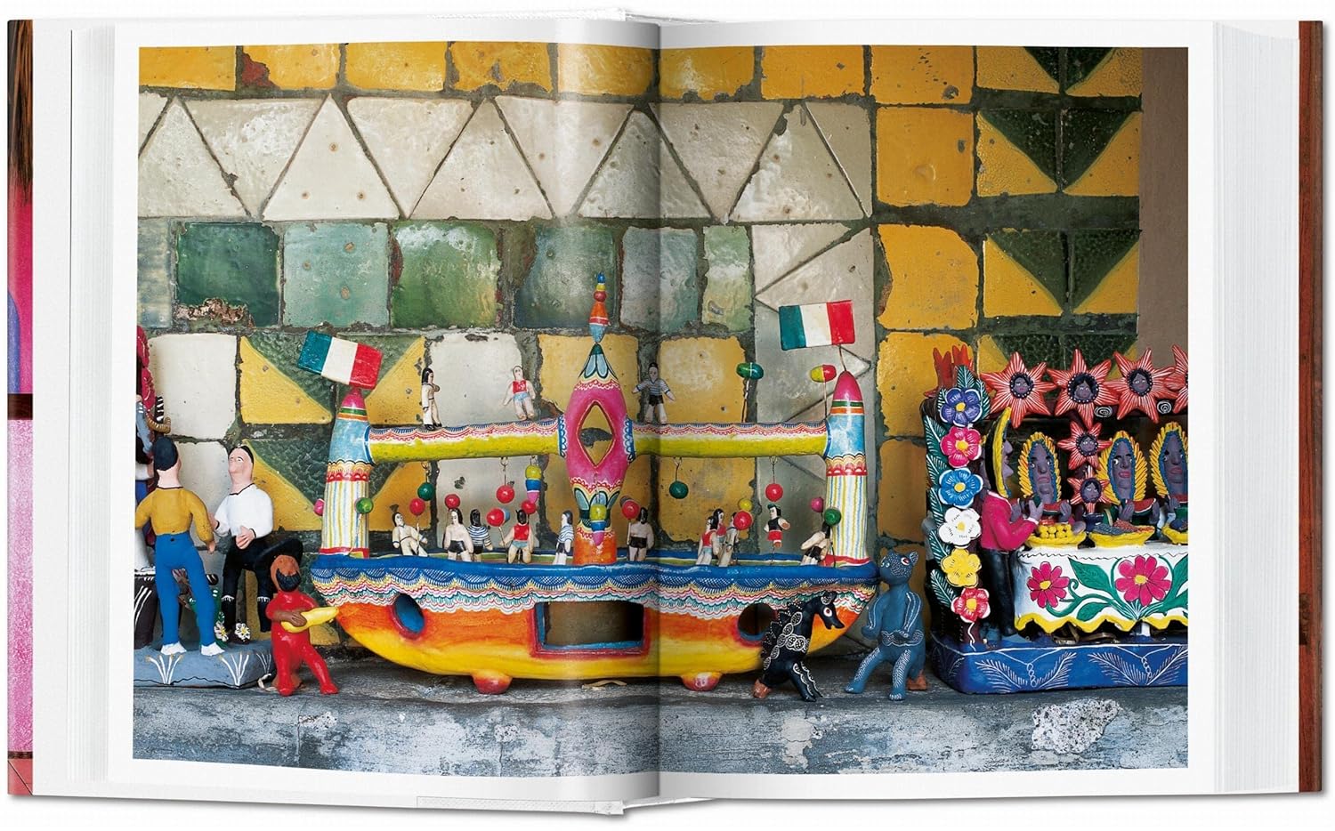 Living in Mexico book inside