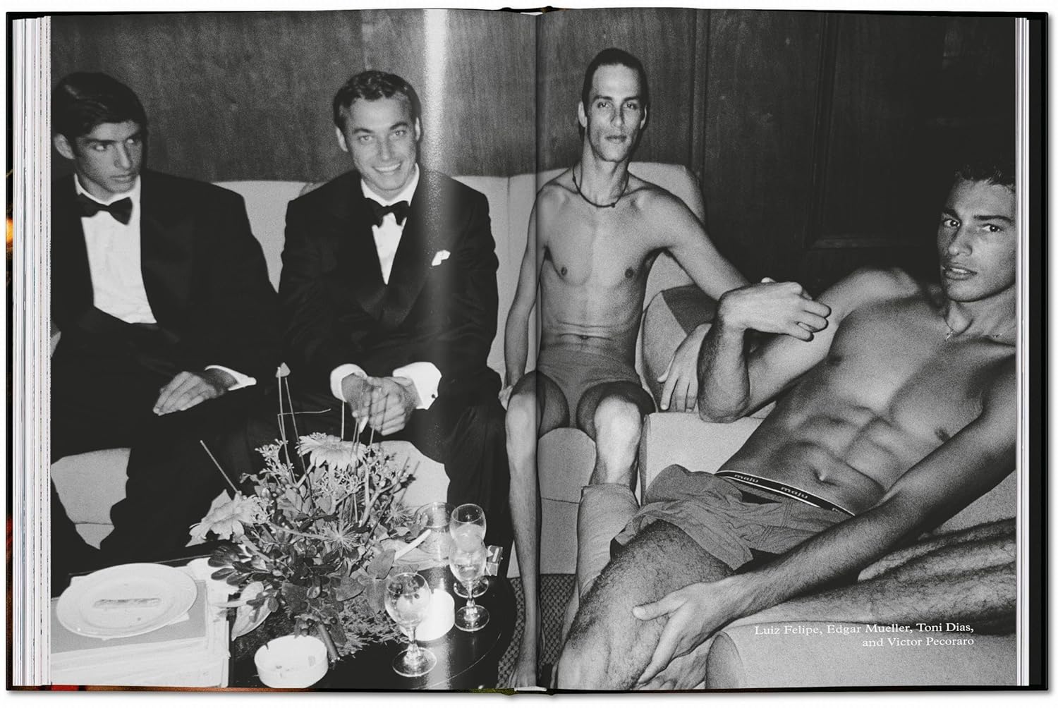 Mario de Janeiro Testino book inside