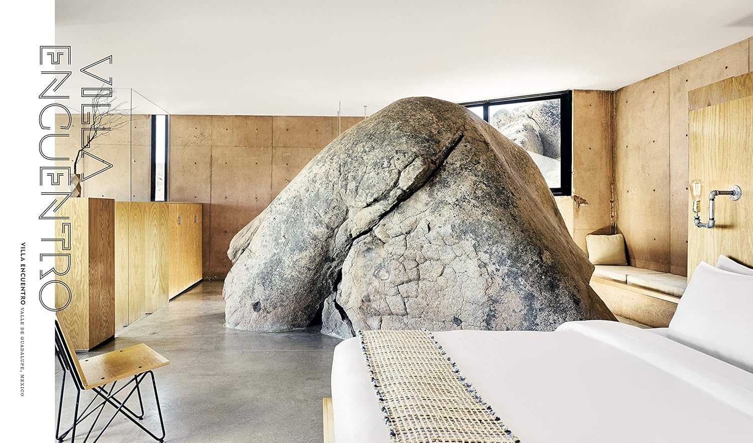 Oasis: Modern Desert Homes book inside