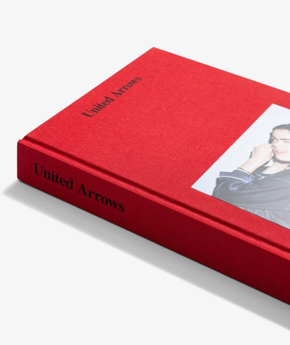 United arrows book side