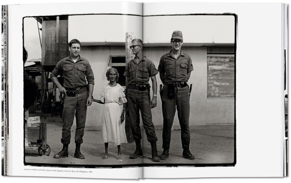 Annie leibovitz early years book inside