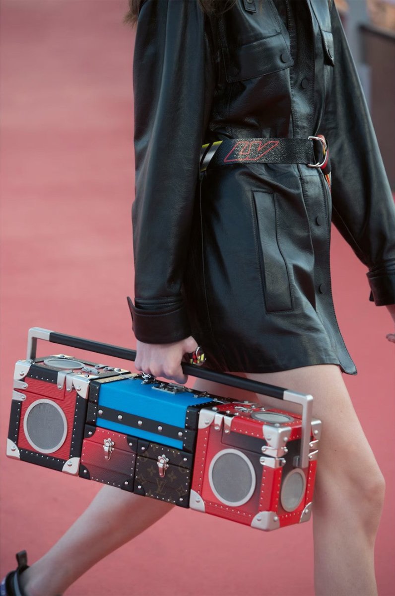 Louis vuitton catwalk book inside