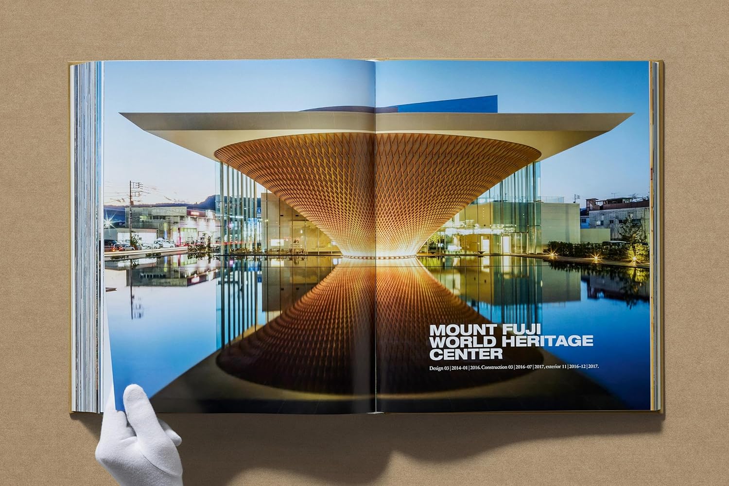 Shigeru Ban: Complete Works book inside